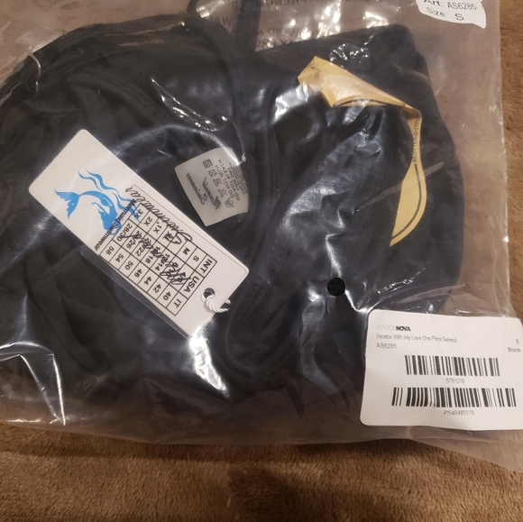 Sexy one piece swimsuit - Picture 6 of 12